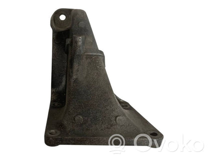 Dzinēja nostiprināšanas stiprinājums-kronšteins