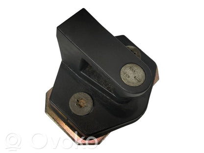 Aizmugurē slēdzenes cilpa