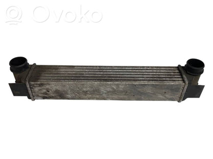 Starpdzesētāja radiators
