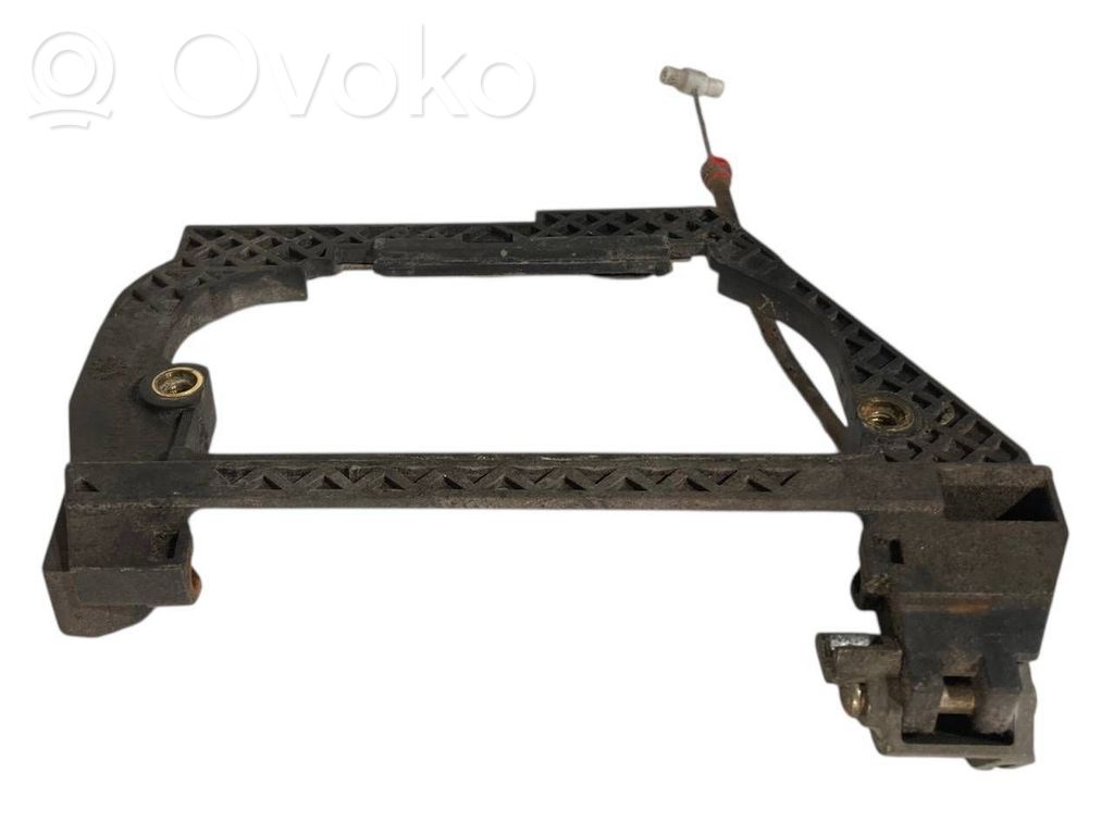 Aizmugurē turētājs / kronšteins ārējam atvēršanas rokturim