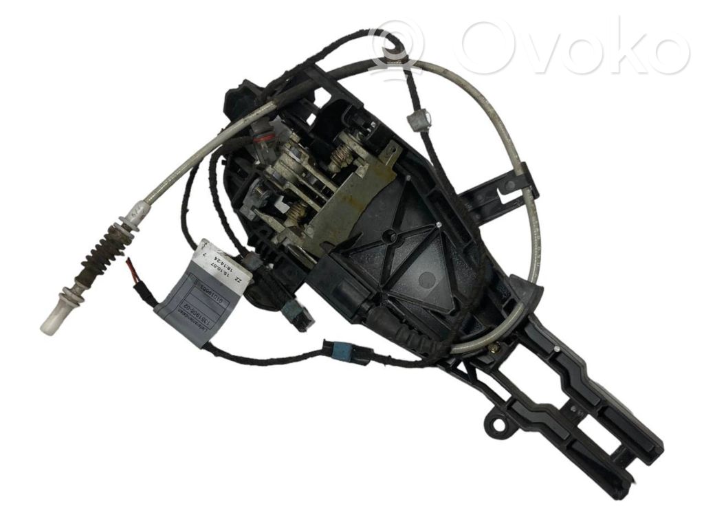 Aizmugurē turētājs / kronšteins ārējam atvēršanas rokturim