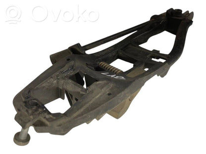 Aizmugurē turētājs / kronšteins ārējam atvēršanas rokturim