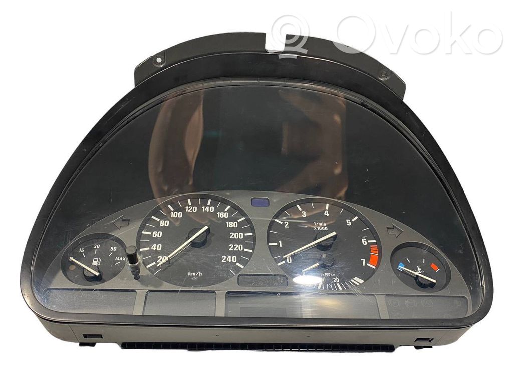 Speedometer (in the instrument panel)