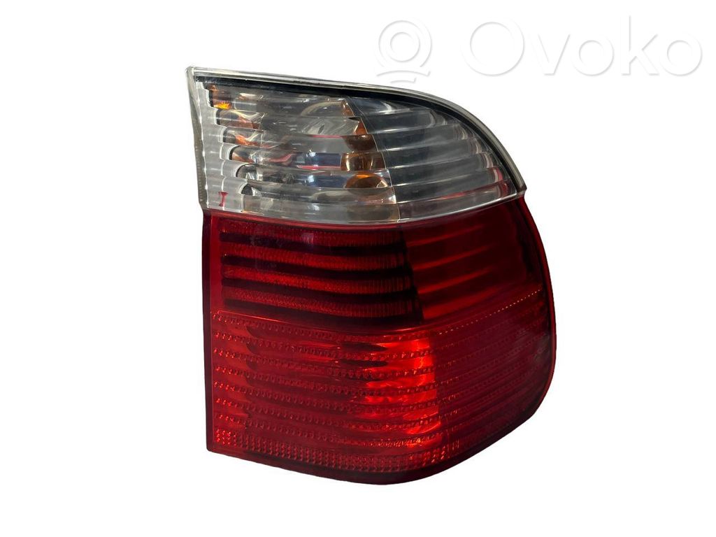 Aizmugurējais lukturis virsbūvē