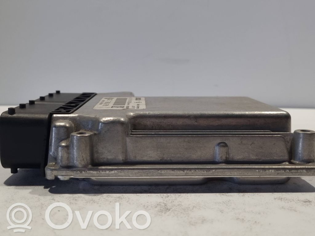 Dzinēja vadības bloks