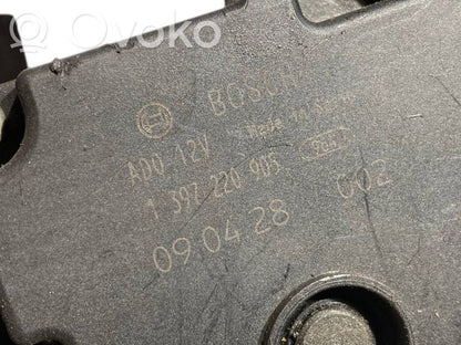 Aizmugurējā loga tīrītāja motoriņš