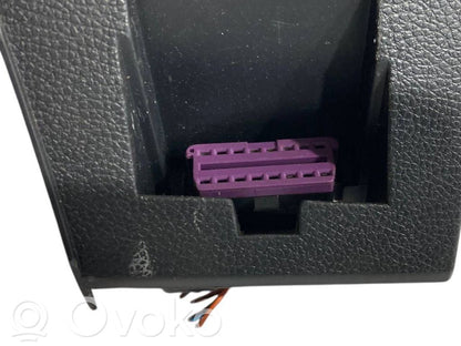 Paneļa dekoratīvās apdares vairogs (apakšējais)