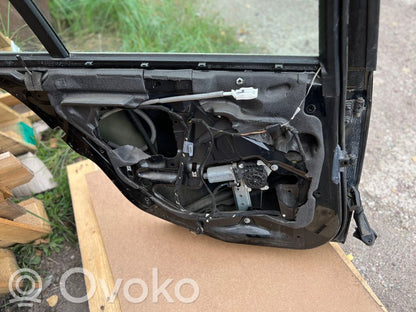 Aizmugurējās durvis