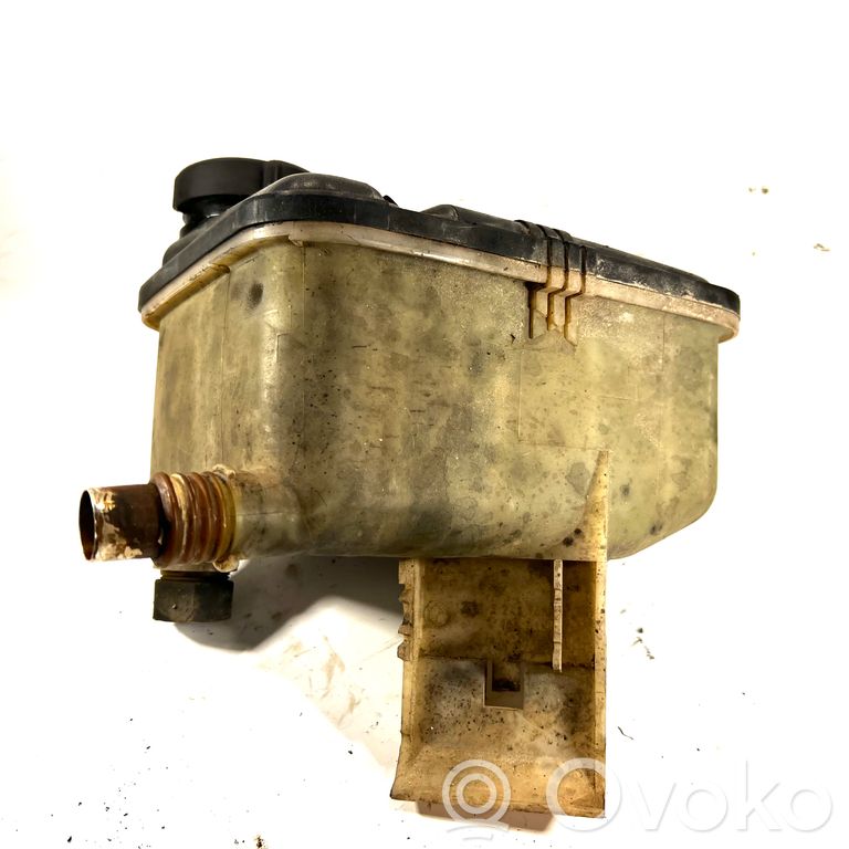 Расширительный бачок охлаждающей жидкости