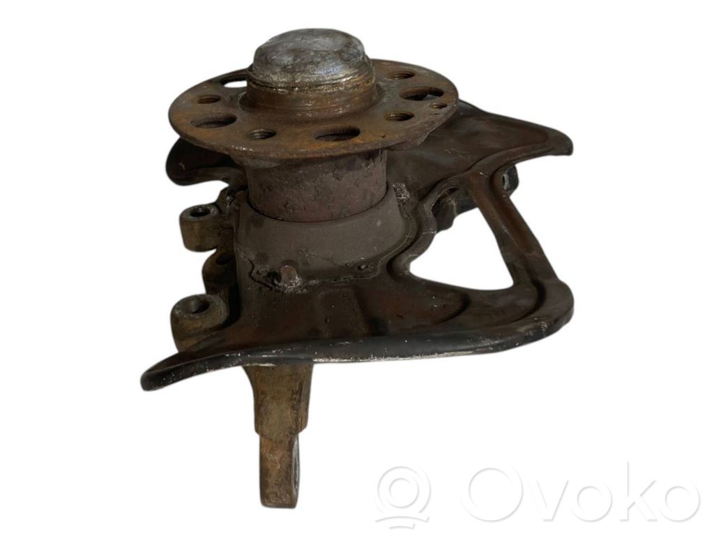 Priekšējā riteņa rumbas vārpstas šarnīrs (stupica, capfa)