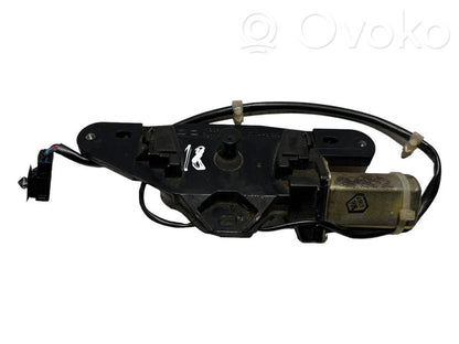 Aizmugurējā pārsega slēdzene