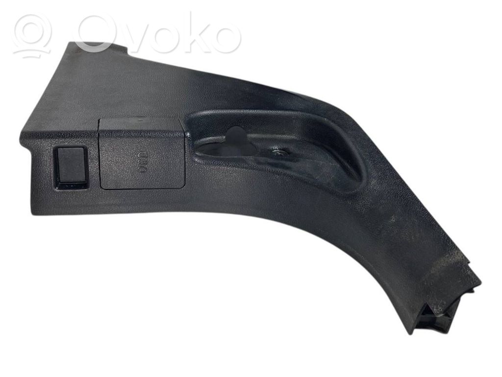 Kāju zonas sānu dekoratīvā apdare