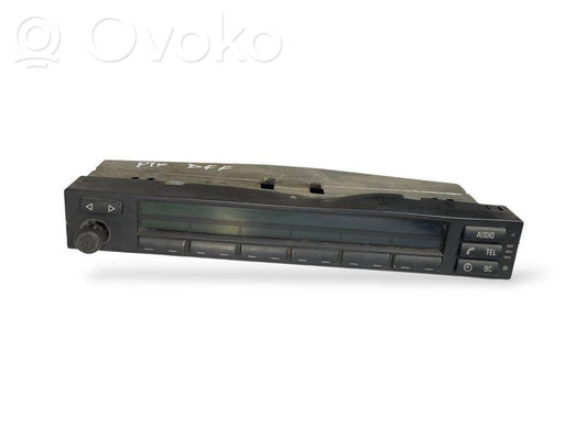 Radio / CD/DVD atskaņotājs / navigācija
