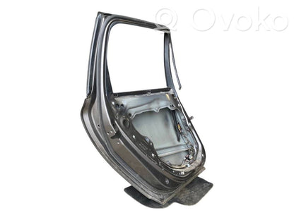 Aizmugurējās durvis