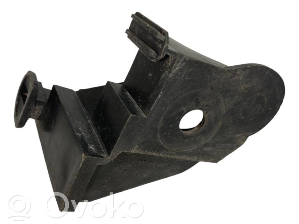 Priekšpusē bampera turētājs