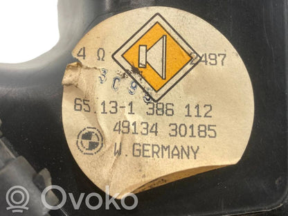 Skaļrunis (-i) aizmugurējā palodzē