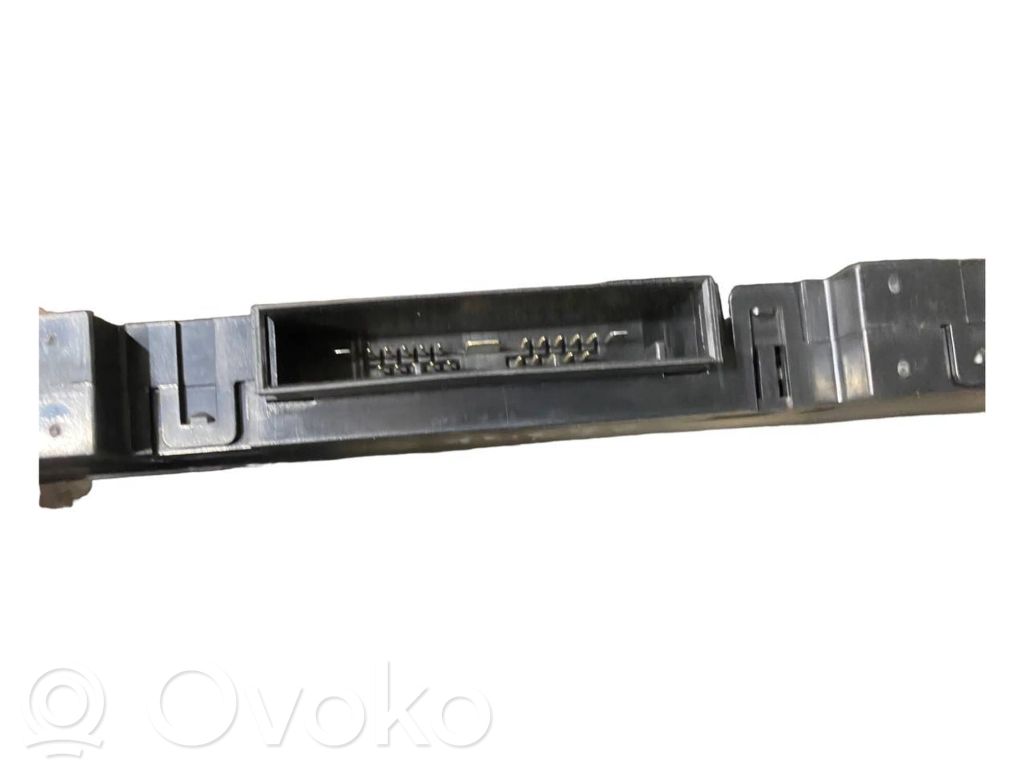 Sēdekļu apsildes slēdzis