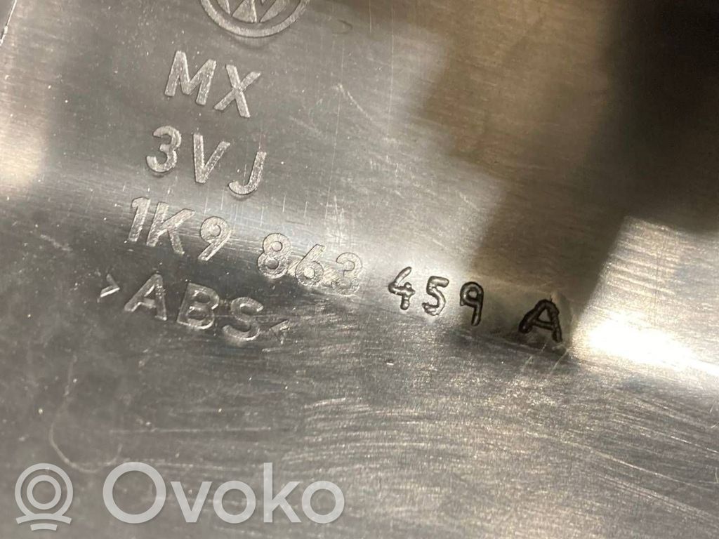 Bagāžnieka sliekšņa dekoratīvā apdare