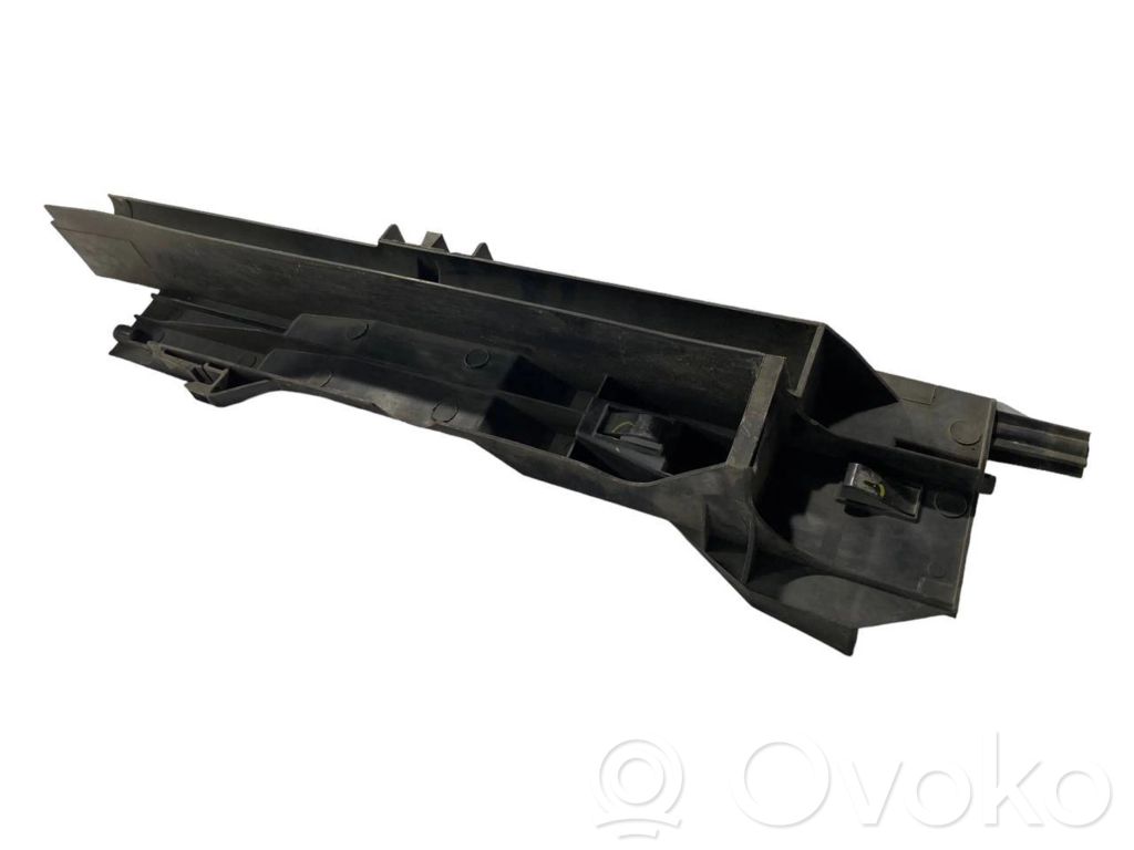 Radiatora (-u) turētājs / kronšteins