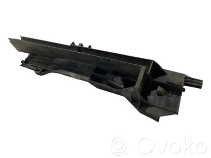 Radiatora (-u) turētājs / kronšteins