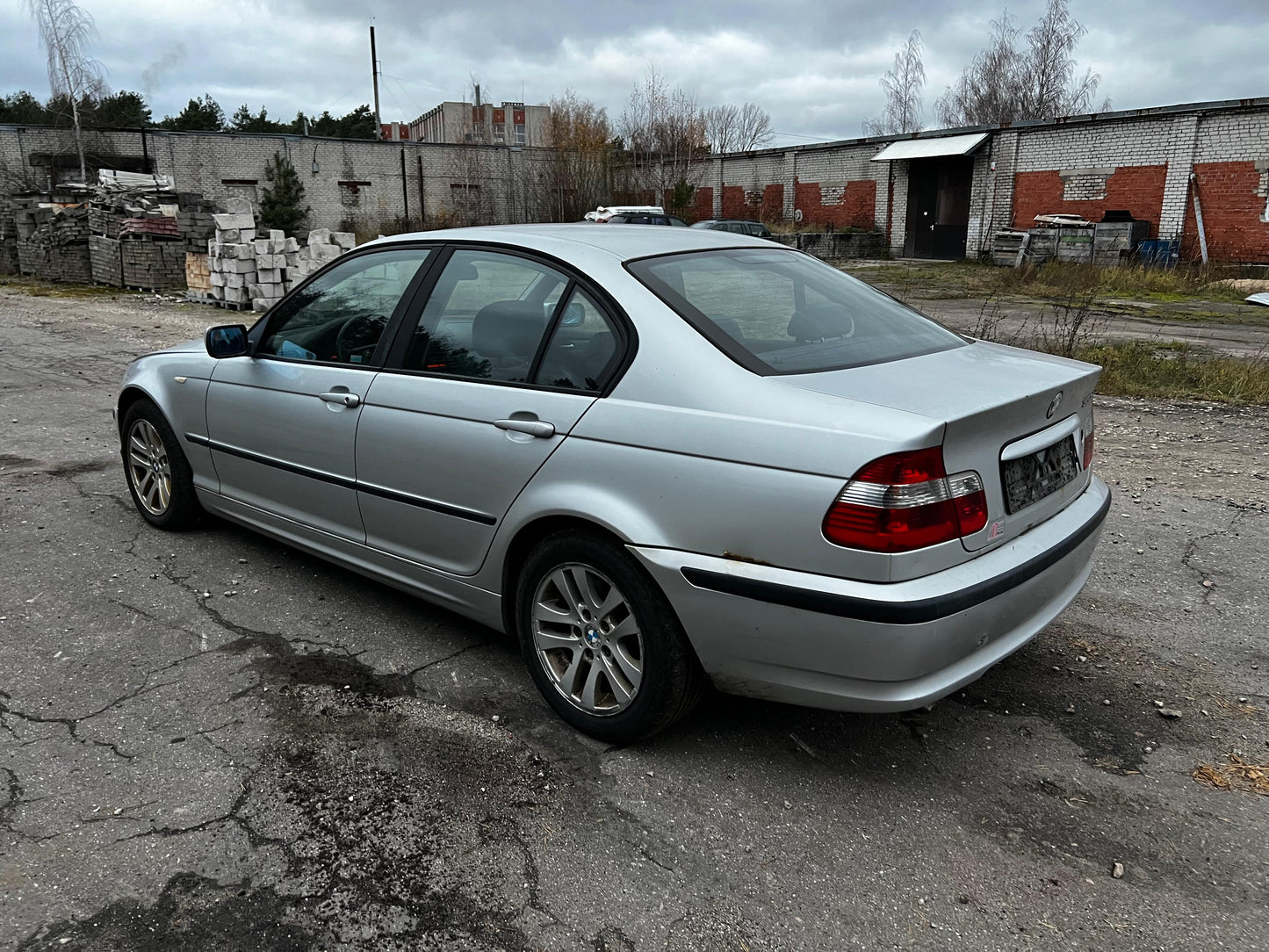 BMW 320 2002.G. rezerves daļas