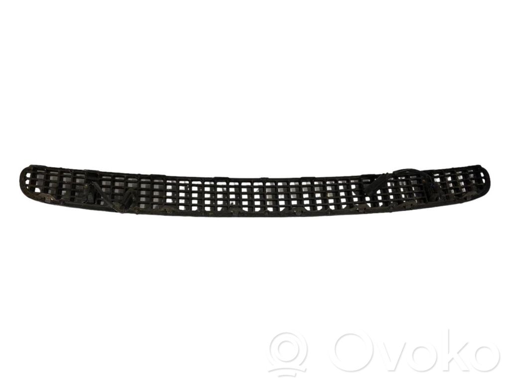 Декоративная решетка капота