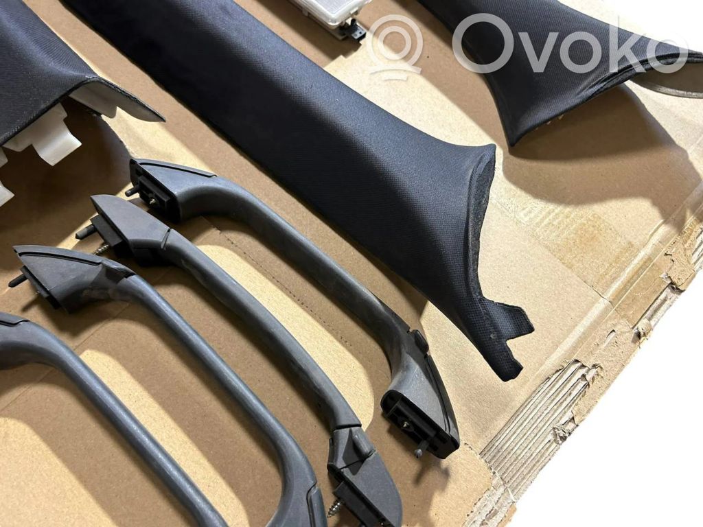 (C) statņa dekoratīvā apdare