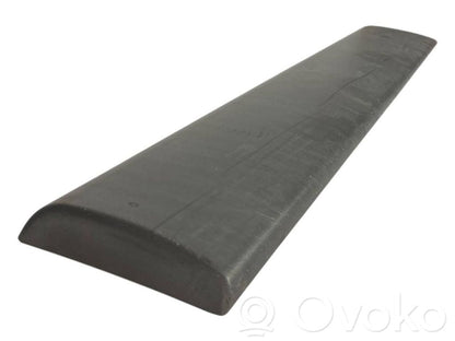 Slīdošās durvju dekoratīvā apdare (moldings)