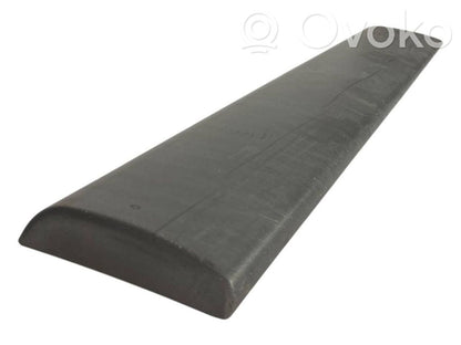 Slīdošās durvju dekoratīvā apdare (moldings)