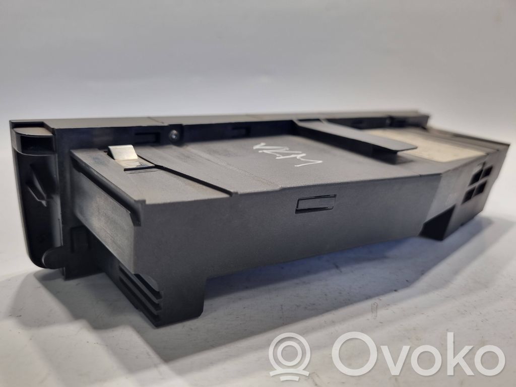 Gaisa kondicioniera / klimata kontroles / salona apsildes vadības bloks (salonā)