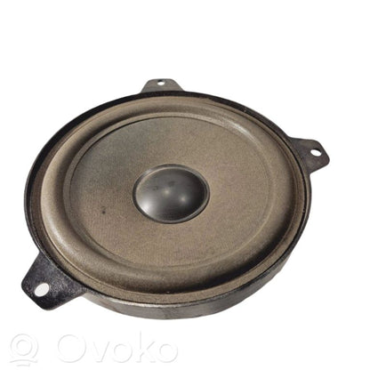 Speaker(s) in front door