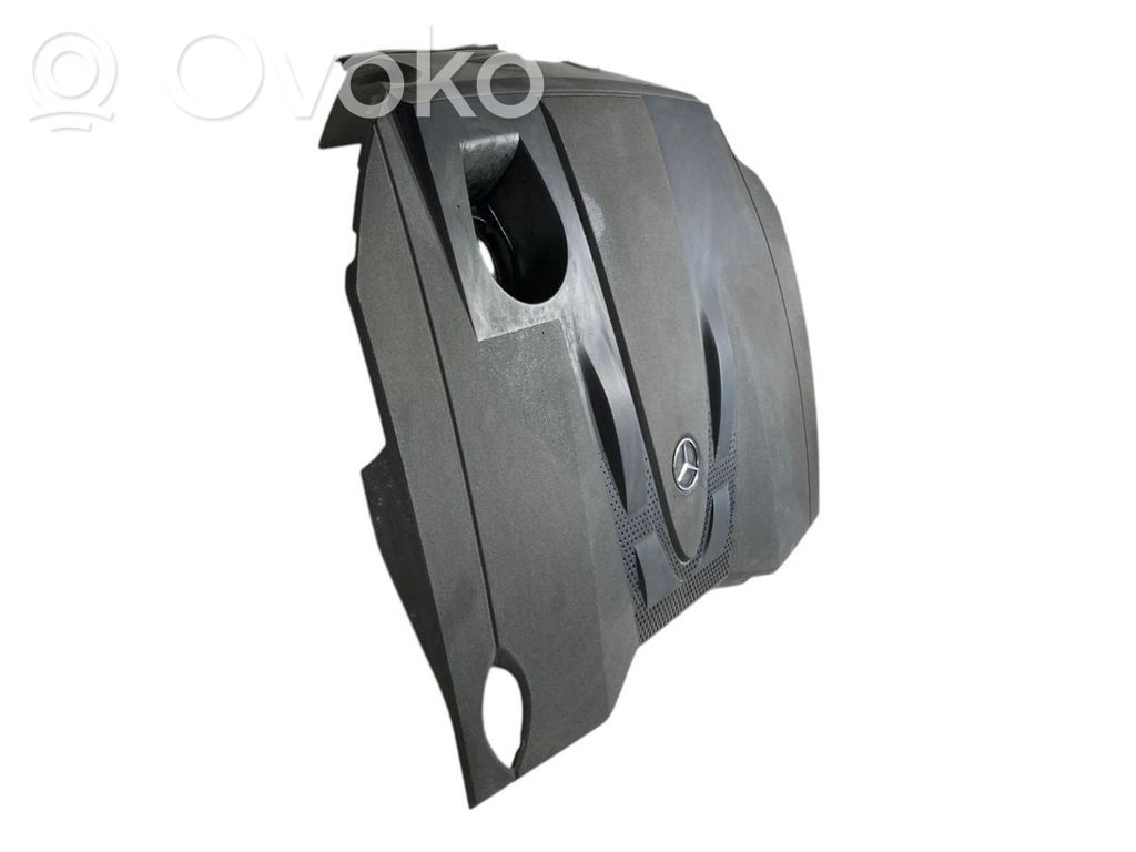 Dzinēja pārsegs (dekoratīva apdare)