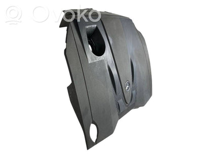 Dzinēja pārsegs (dekoratīva apdare)