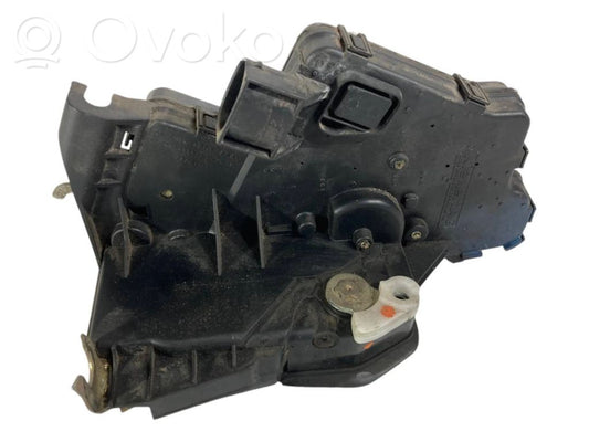 Замок сзади