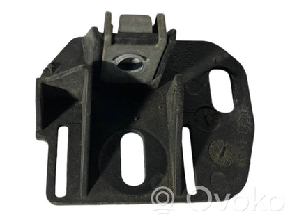 Priekšpusē bampera turētājs