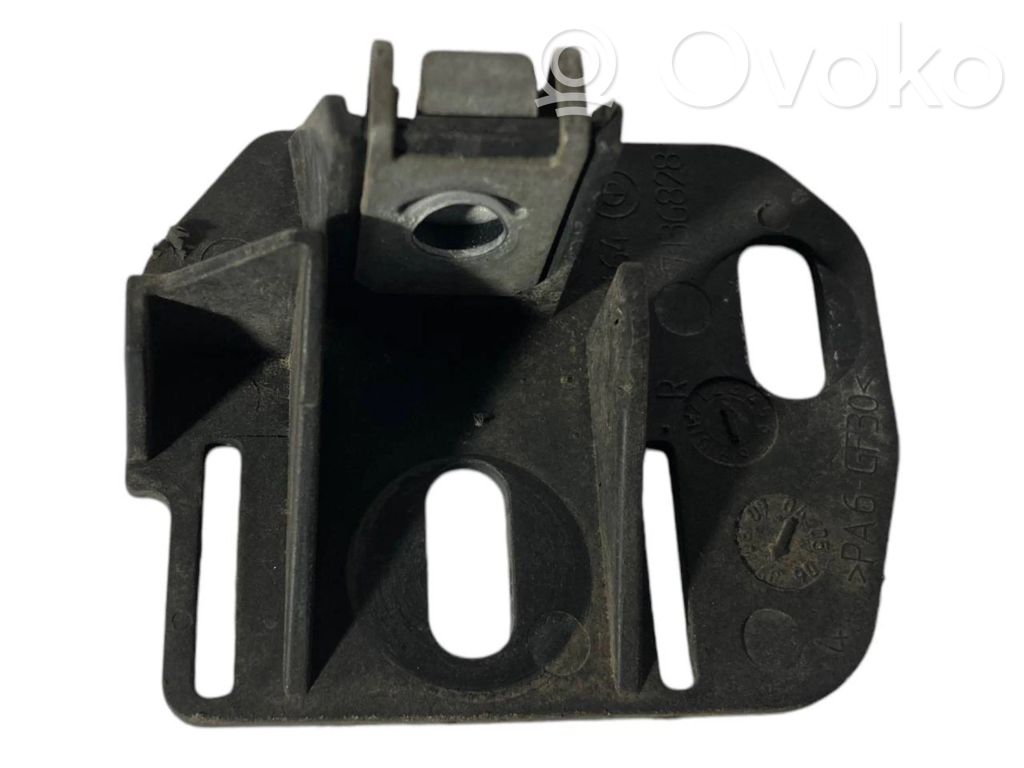 Priekšpusē bampera turētājs