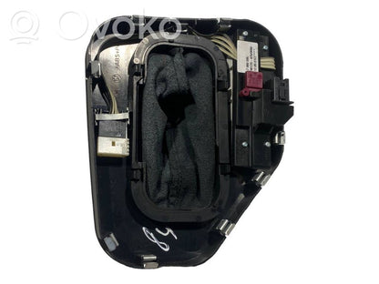 Ātrumu pārslēgšanas sviras dekoratīvā apdare (plastmasas)