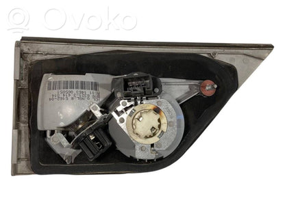 Aizmugurējais lukturis pārsegā