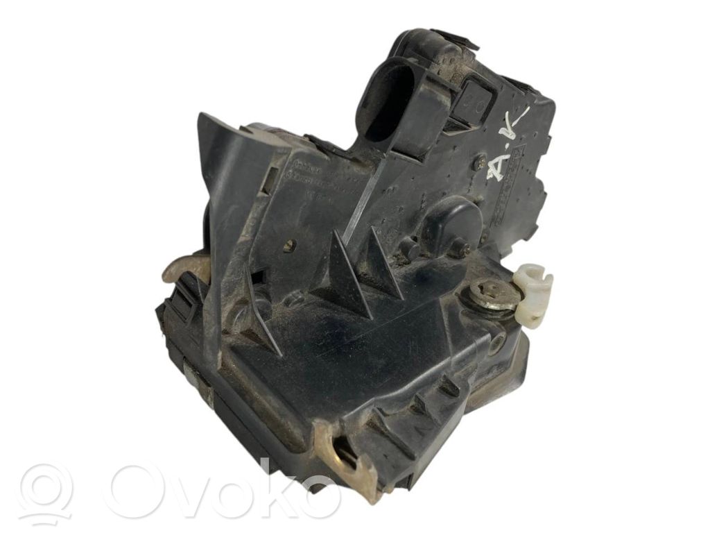 Aizmugurē slēdzene