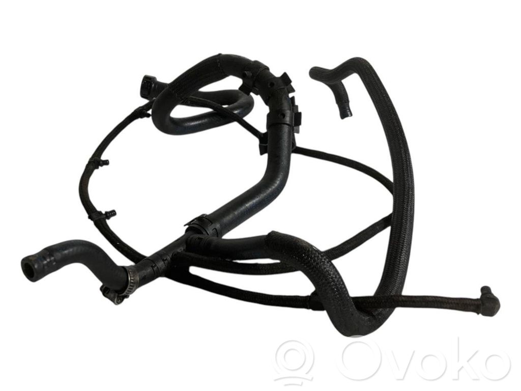 Degvielas caurulīte (-es)