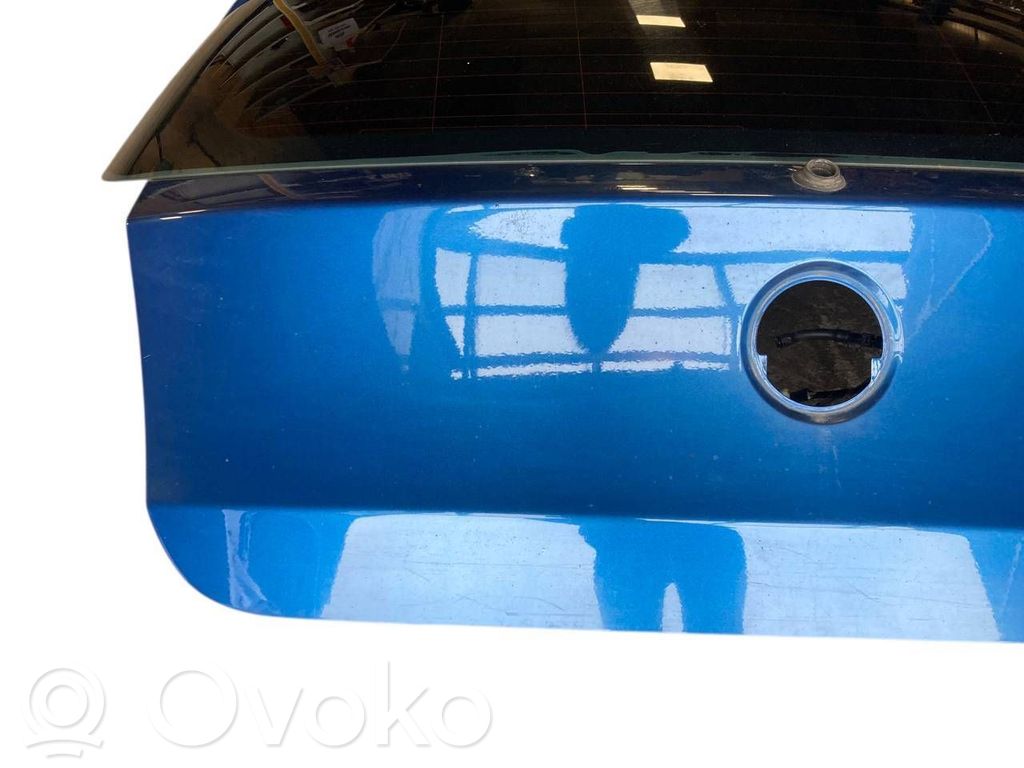 Aizmugurējais pārsegs (bagāžnieks)