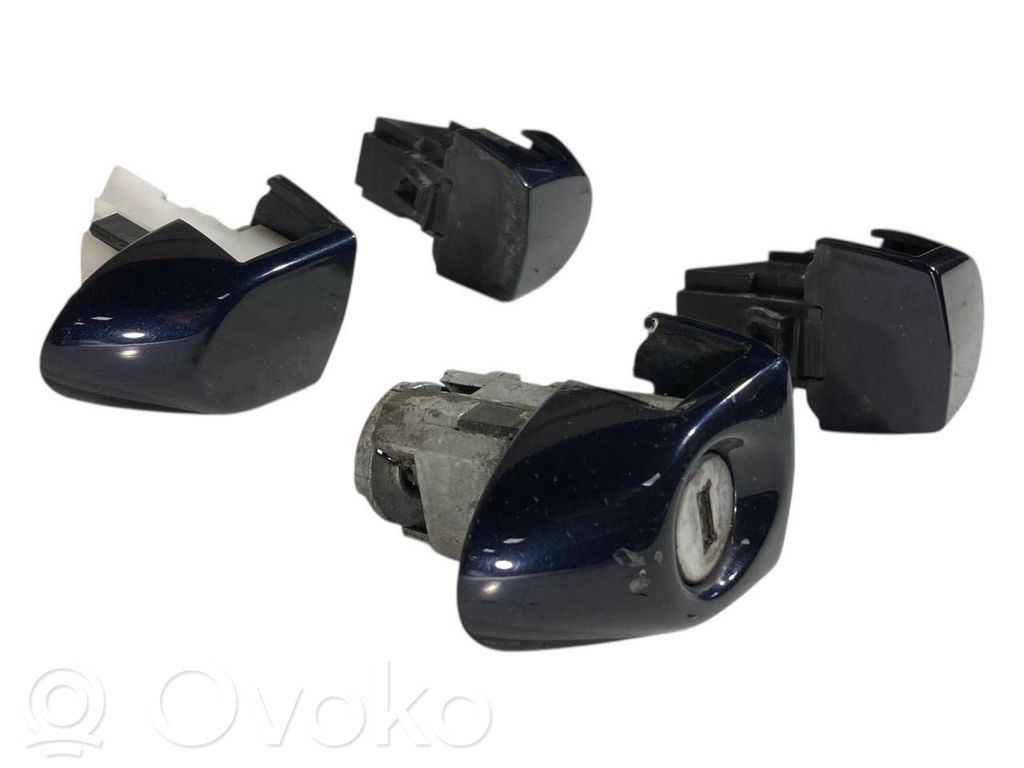 Priekšpusē durvju roktura vāciņš