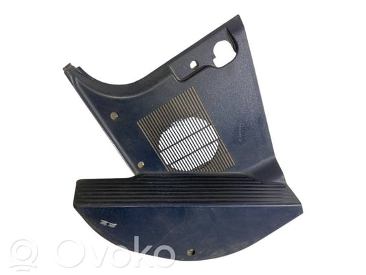 Kāju zonas sānu dekoratīvā apdare