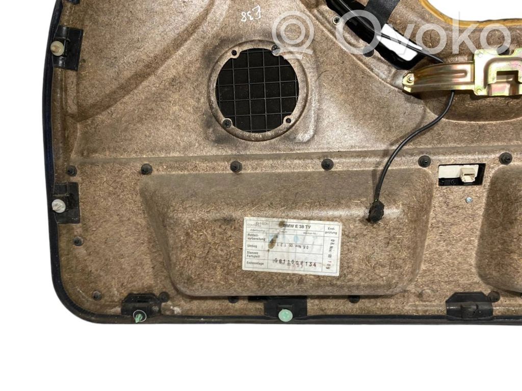 Priekšējo durvju apdare