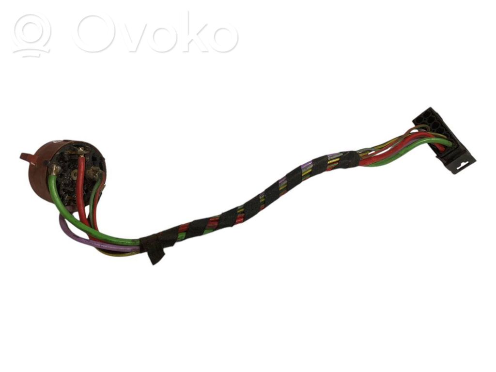 Aizdedzes slēdža kontakti