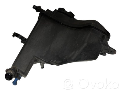 Dzesēšanas šķidruma izplešanās tvertne