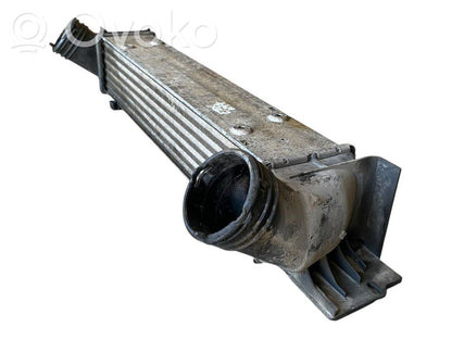 Starpdzesētāja radiators