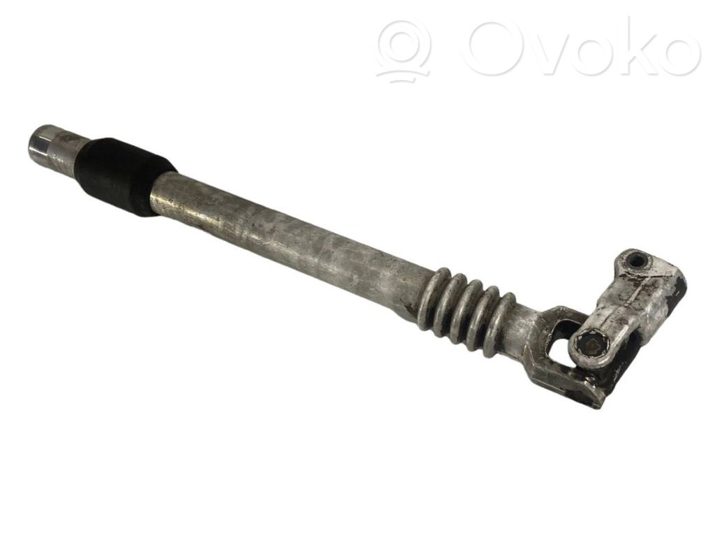 Stūresrata ass krustsavienojums