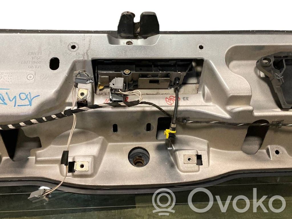 Aizmugurējais pārsegs (bagāžnieks)