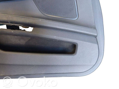 Priekšējo durvju apdare